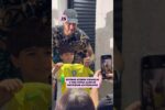 Neymar proporciona momento especial a jovens torcedores em São Januário