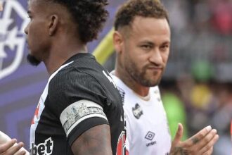 Neymar rebate vácuo de Thiago Mendes com frase sobre soberba