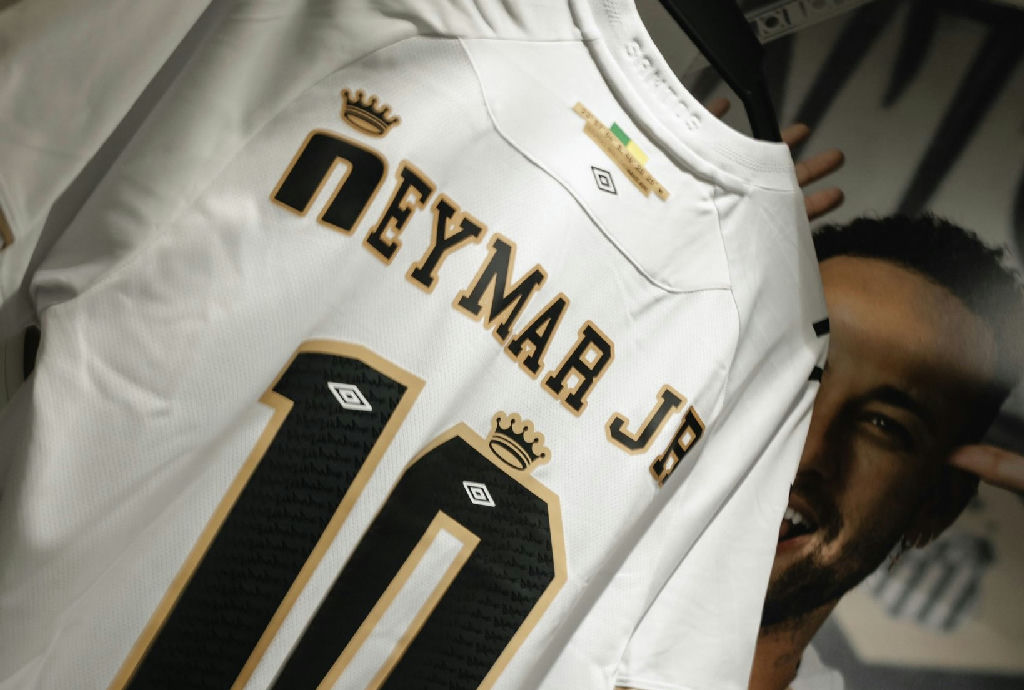 Neymar retorna ao time titular do Santos para duelo decisivo contra o Macará