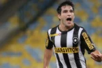Nicolás Lodeiro encerra trajetória profissional no futebol aos 37 anos