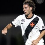 Nuno Moreira desfalca o Vasco contra o Bahia por suspensão