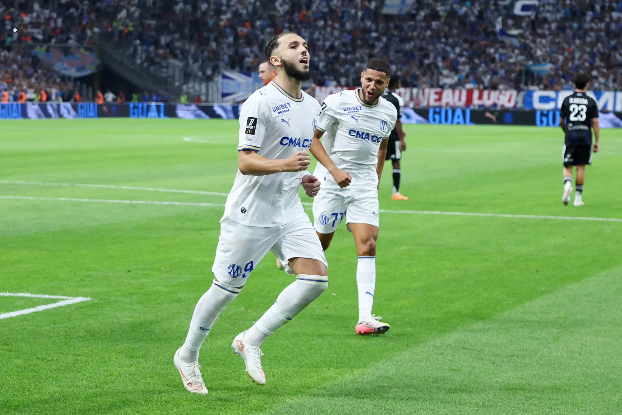 Olympique de Marselha estreia com goleada expressiva sobre o Strasbourg no Francês