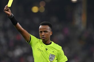 Omar Artan celebra Supercopa da Uefa após ser impedido de atuar nos Estados Unidos