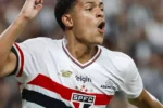 Oportunidade no ataque: Ryan Francisco se firma no São Paulo após empréstimo de Tapia