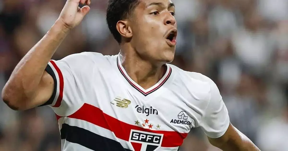 Oportunidade no ataque: Ryan Francisco se firma no São Paulo após empréstimo de Tapia