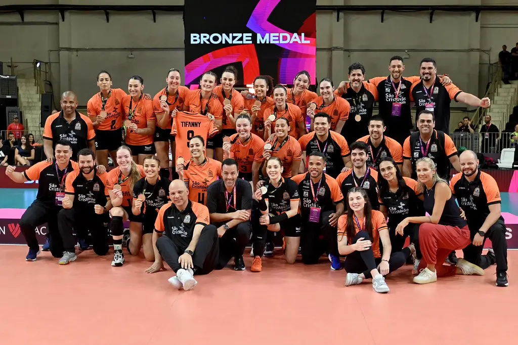 Osasco sedia Mundial de Clubes de vôlei feminino e busca pódio em 2026