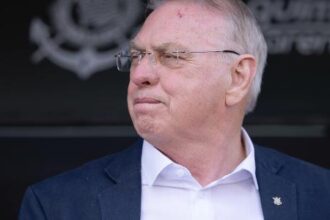 Osmar Stabile avalia deixar presidência do Corinthians após ameaças