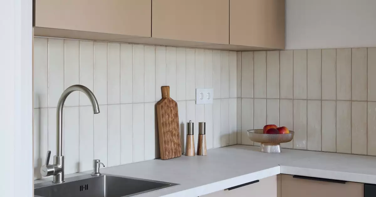 Otimização de cozinha: por que mudar a lixeira de lugar melhora sua rotina