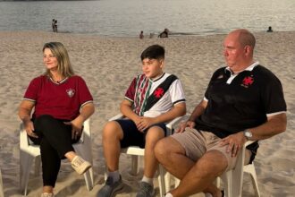 Paixão dividida: família de vascaíno e tricolor viraliza e explica cena no Maracanã