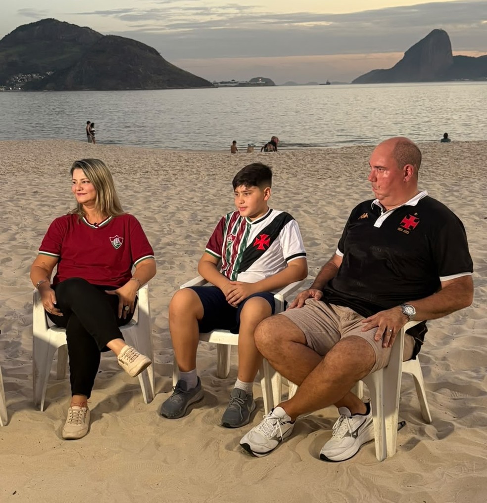 Paixão dividida: família de vascaíno e tricolor viraliza e explica cena no Maracanã