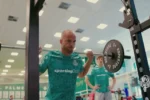 Palmeiras ajusta sistema defensivo sob comando de Abel Ferreira para enfrentar o Internacional
