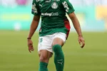 Palmeiras avalia oferta da Fiorentina pelo lateral Arthur
