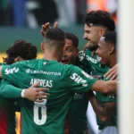 Palmeiras dispara na liderança do Brasileirão enquanto rivais enfrentam crise