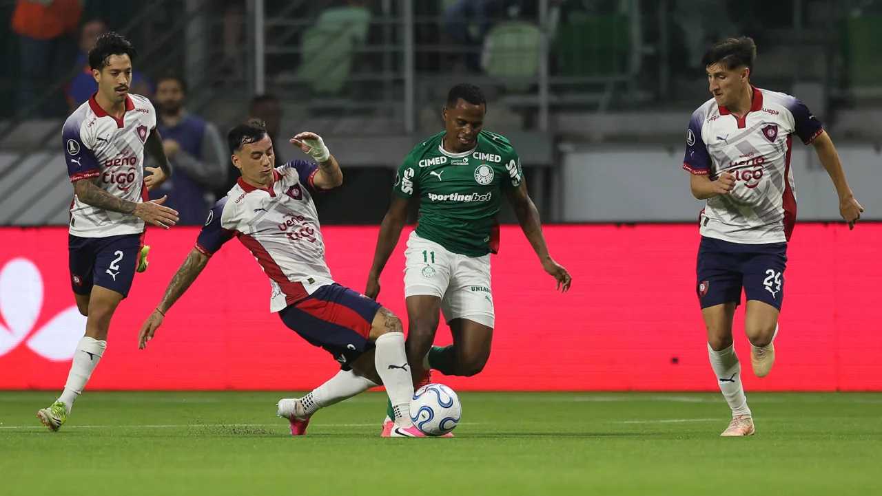 Palmeiras empata na Libertadores: López decisivo e falha de Carlos Miguel marcam jogo