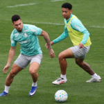 Palmeiras inicia preparação para clássico com retornos de Piquerez e Paulinho