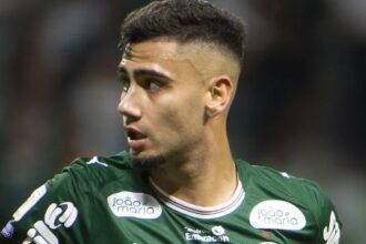 Palmeiras lidera chances de título no Brasileirão enquanto Santos enfrenta risco de rebaixamento