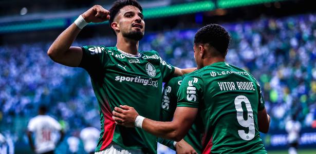 Palmeiras reage no segundo tempo e goleia Vasco após início instável