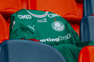 Palmeiras retoma esquema com três zagueiros para duelo decisivo na Libertadores