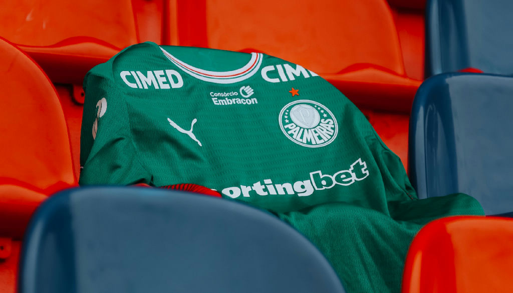 Palmeiras retoma esquema com três zagueiros para duelo decisivo na Libertadores