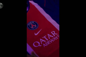 Paris Saint-germain oficializa a chegada de Maghnes Akliouche ao elenco