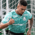 Paulinho mantém cronograma de recuperação e desfalca Palmeiras contra o Vasco