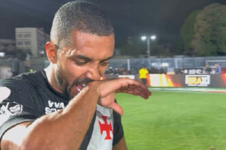 Paulo Henrique analisa triunfo do Vasco em São Januário após duelo intenso
