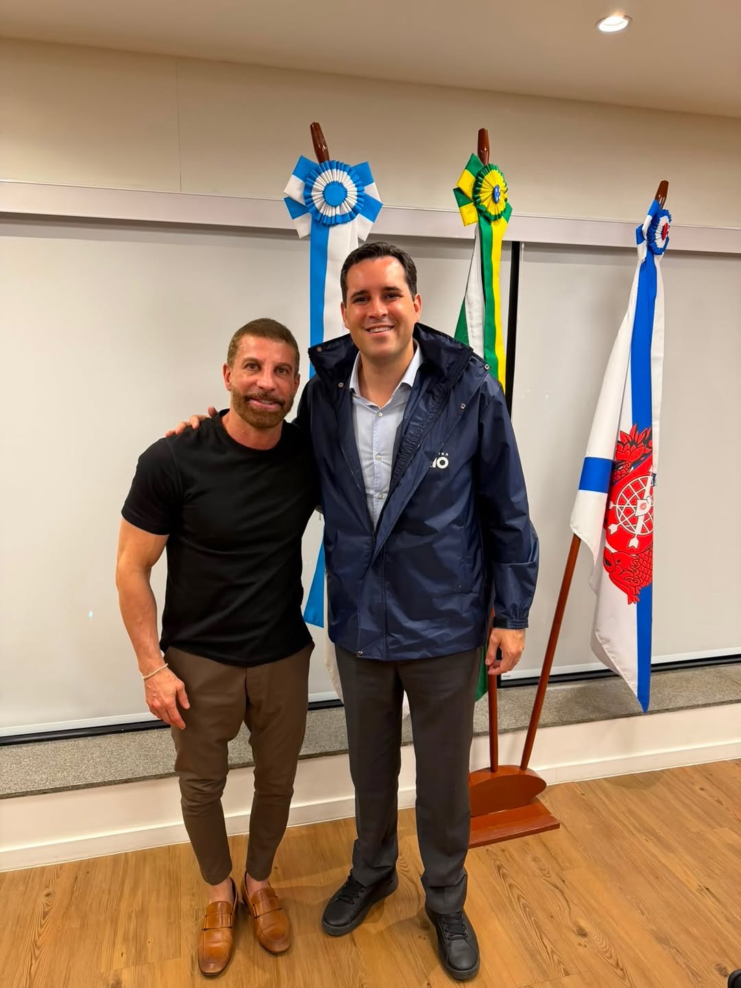 Pedrinho e Eduardo Cavaliere debatem futuro de São Januário em reunião estratégica