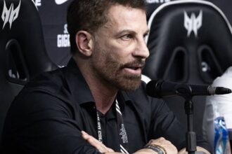 Pedrinho realiza preleção motivacional no vestiário antes de duelo do Vasco