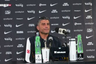 Pedro Emanuel analisa empate do Vasco contra o Bahia em entrevista coletiva