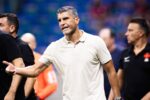 Pedro Emanuel cobra reforços e afirma que elenco do Vasco precisa de novas peças