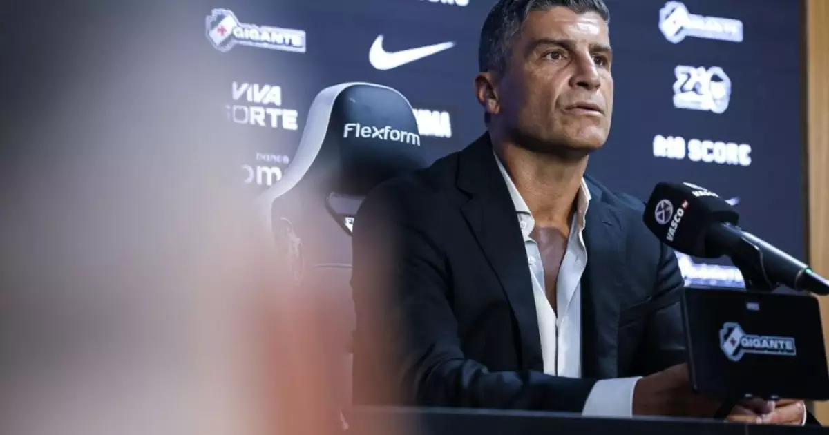 Pedro Emanuel critica calendário brasileiro após derrota do Vasco