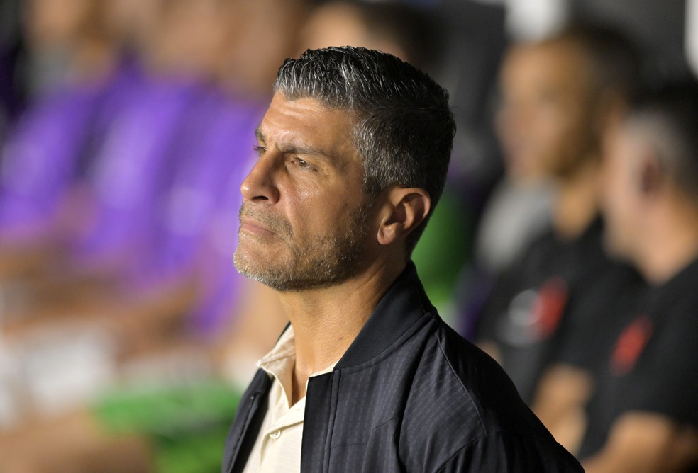 Pedro Emanuel lamenta falta de gols em empate do Vasco e confia em classificação no Paraguai
