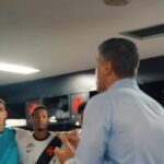 Pedro Emanuel motiva elenco do Vasco com foco em equilíbrio emocional para clássico