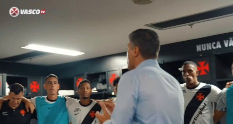 Pedro Emanuel motiva elenco do Vasco com foco em equilíbrio emocional para clássico