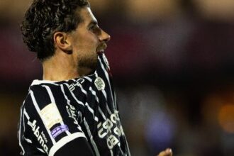 Pedro Raul treina no Corinthians e reforça elenco contra o Cruzeiro