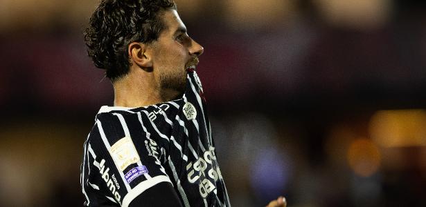Pedro Raul treina no Corinthians e reforça elenco contra o Cruzeiro