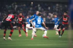 Polêmica na arbitragem marca confronto entre Flamengo e Cruzeiro