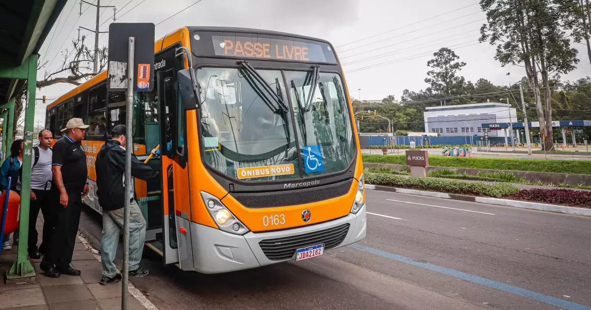 Porto Alegre oferece passe livre no transporte coletivo durante o Dia D de vacinação