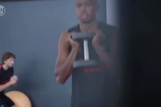 Preparação física intensiva marca o retorno do elenco ao Paris Saint-germain