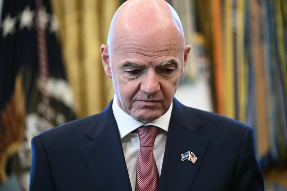 Pressão sobre Infantino cresce após fracasso de projeto na Fifa