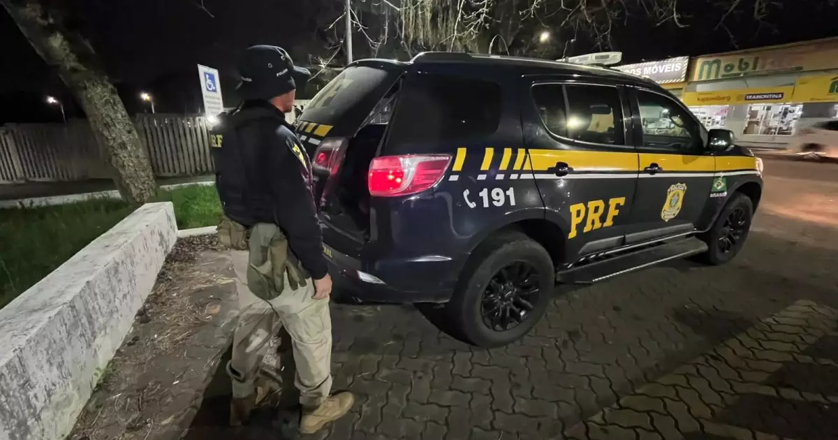 PRF cumpre mandado de prisão contra idoso condenado por estupro em Guaíba