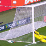 Protocolo de concussão é acionado após choque de Matheus Cunha em partida do Brasileirão