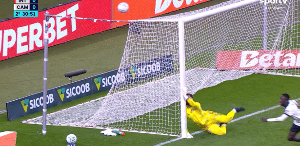 Protocolo de concussão é acionado após choque de Matheus Cunha em partida do Brasileirão