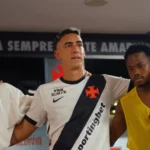 Puma Rodríguez celebra classificação do Vasco e destaca união do elenco