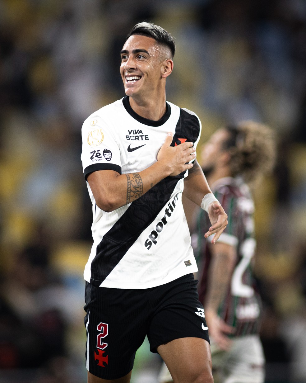 Puma Rodríguez escreve novo capítulo na história do Vasco com gol e recorde defensivo