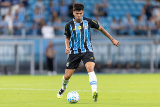 Racing mira contratação de volante do Grêmio para reforçar elenco