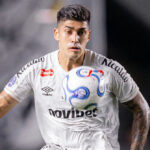 Racing monitora situação de Adonis Frías e avalia investida no zagueiro do Santos