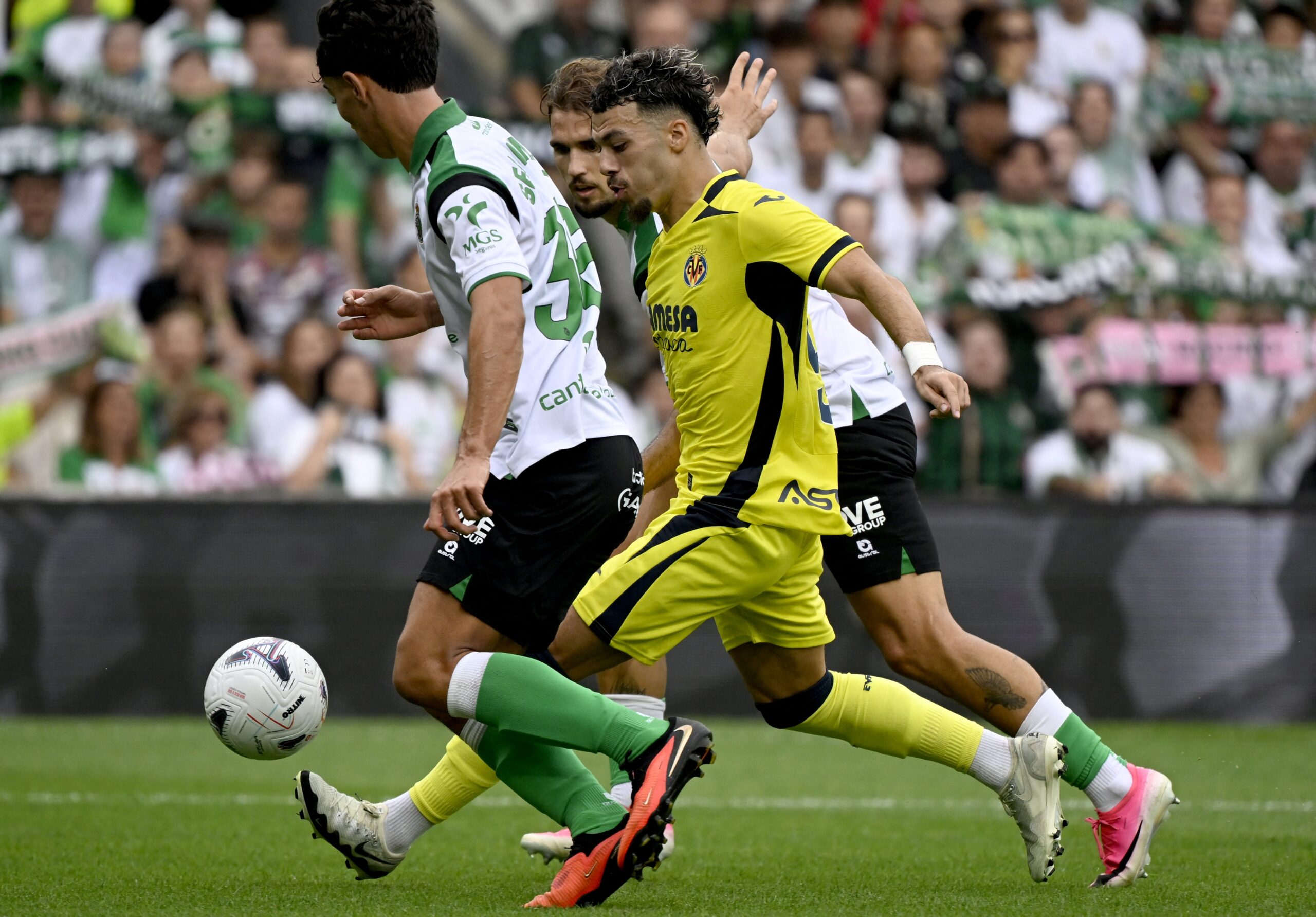 Racing Santander e Villarreal empatam por 2 a 2 na rodada de abertura de Laliga