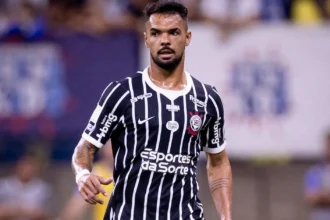 Raniele cobra evolução do Corinthians e recusa desculpas por desgaste físico
