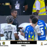 Raniele recebe cartão vermelho e desfalca o Corinthians na Libertadores